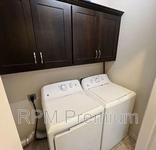 8614 Forestwood Ave — Photo 17