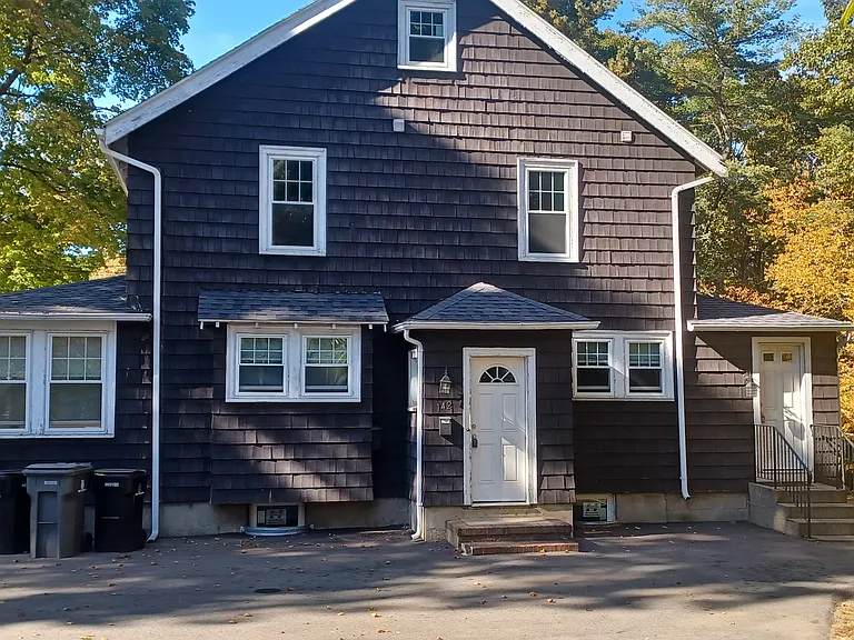 142 Warren Rd #B — Photo 13
