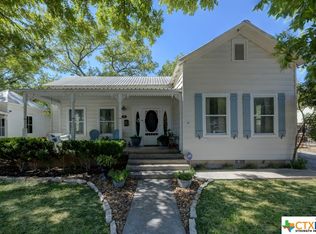 954 W Mill St, New Braunfels, TX 78130