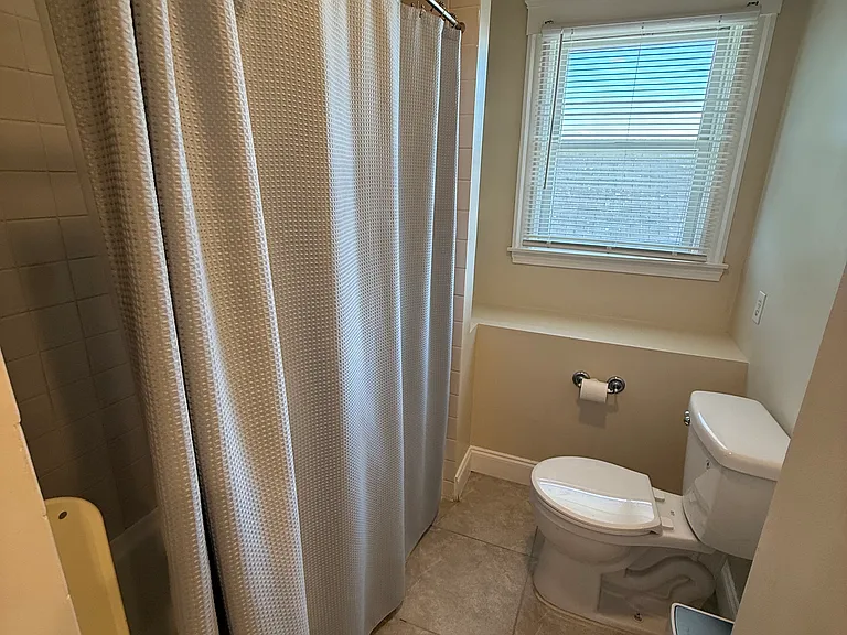 98 W Quincy St #2 — Photo 8