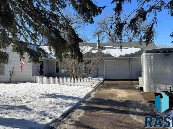 3325 N 10th Ave, Sioux Falls, SD 57104