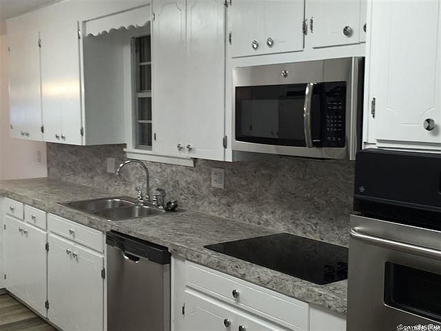 1st image of 210 Woodlawn Ave
