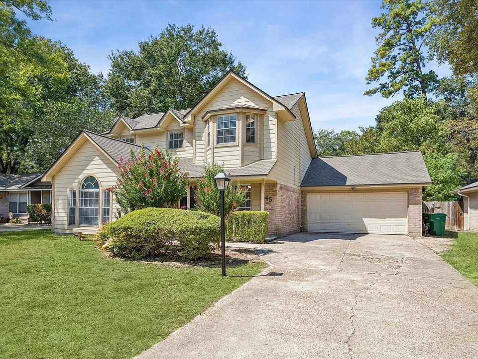 45 Country Forest Ct