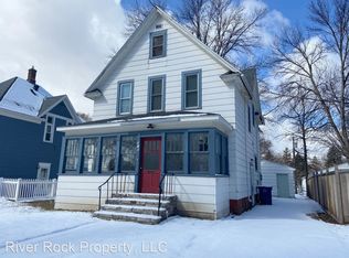 515 7th St S, Moorhead, MN 56560