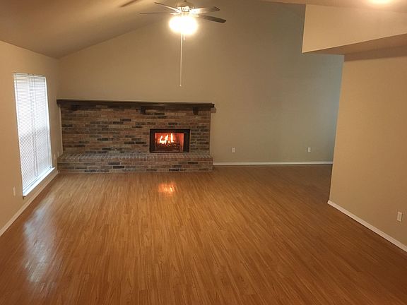 2nd image of 2918 Geneva Dr