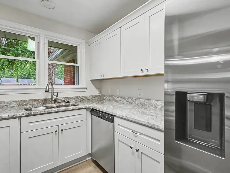 1221 Burlington Rd — Photo 20