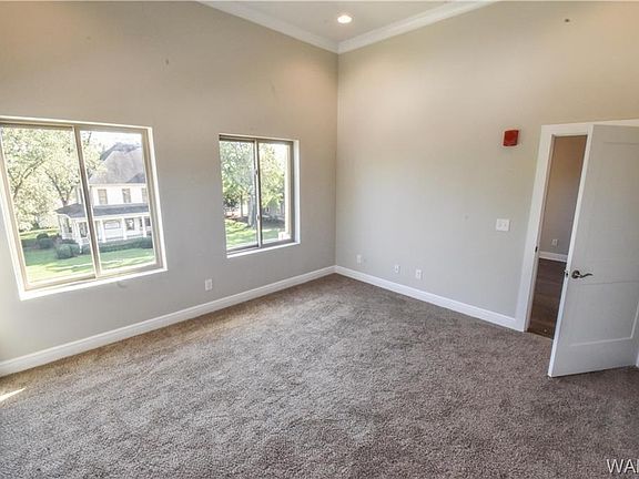5th image of 2708 7th St Unit 201