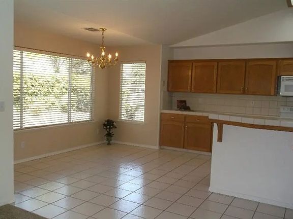 5th image of 1666 E La Quinta Dr
