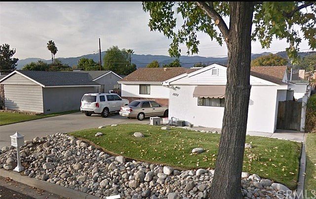 2nd image of 1073 E Ghent St