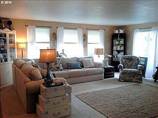 2nd image of 1191 NE Garden Valley Blvd