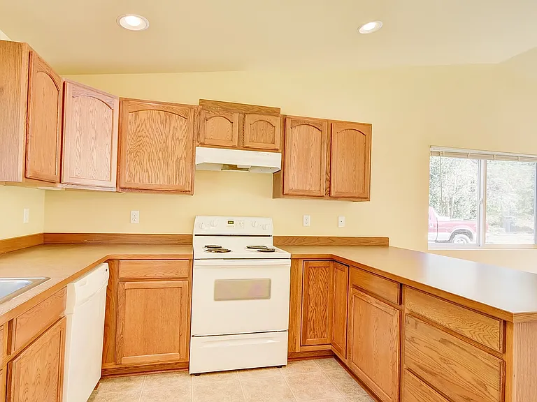 404 Sycamore Rd — Photo 11