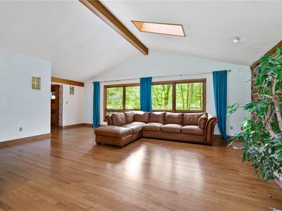 389 E Path, Delmont, PA, 15626