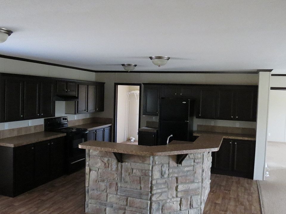 2nd image of 601 4th St