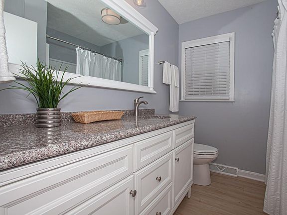 5th image of 3549 Galahad Dr