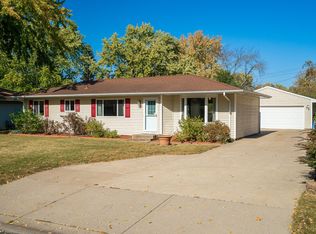 2107 Shale Ln, Eagan, MN 55122