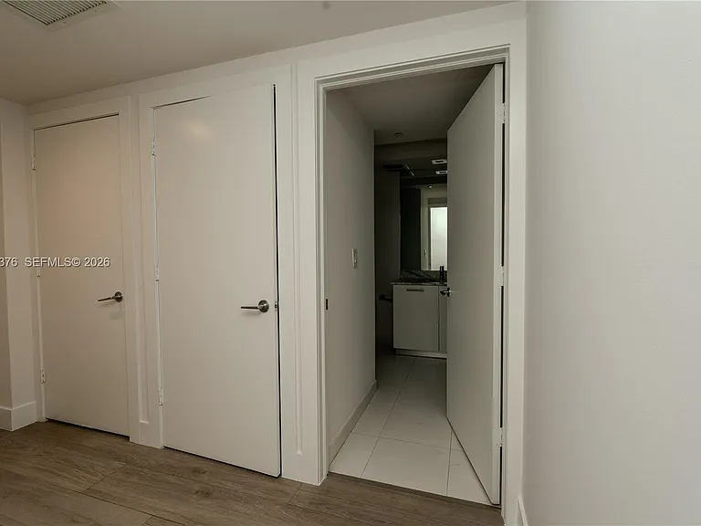 500 Brickell Ave #1407 — Photo 8