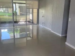 8810 Fontainebleau Blvd APT 104, Miami, FL 33172