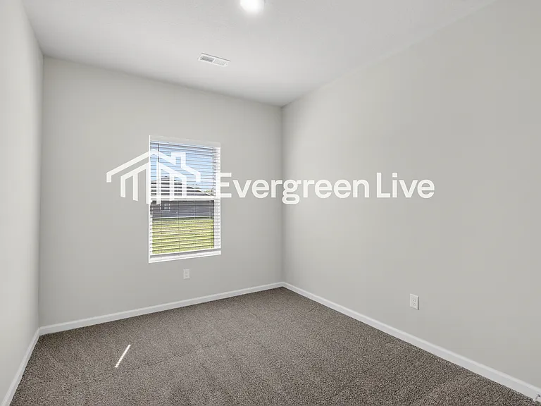 141 Burlington Dr — Photo 13