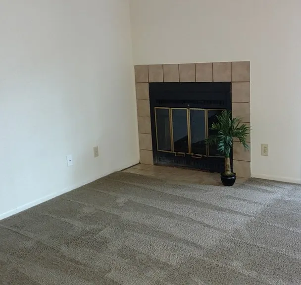 College Glen Apartments — Photo 12