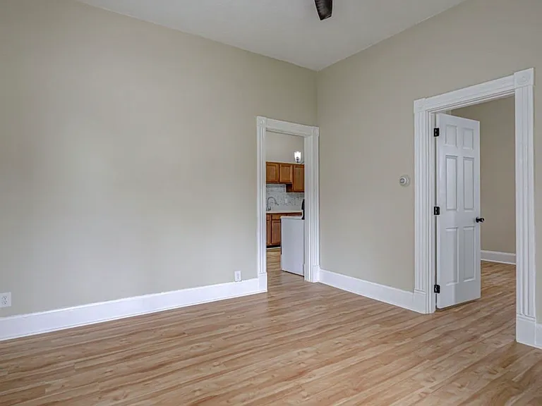 837 Franklin St — Photo 3