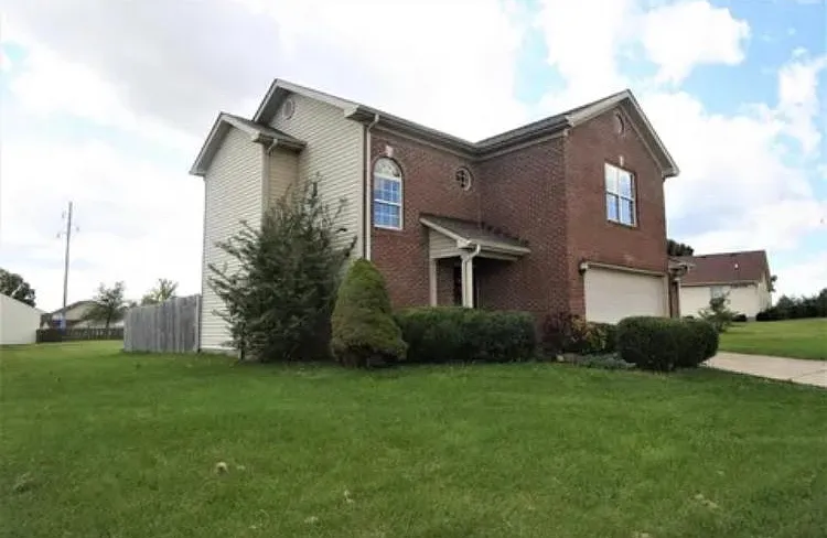 428 Greathouse Dr — Photo 3
