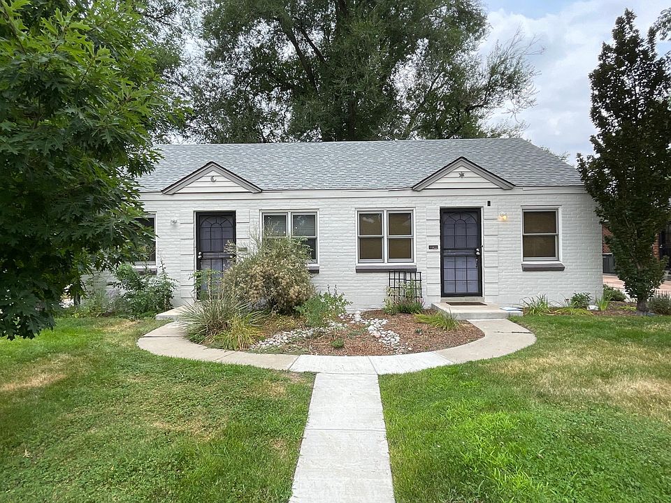 Front of entire duplex