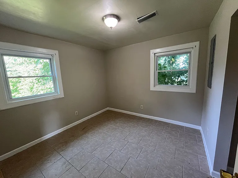 197 Wilkenson Dr NE — Photo 8
