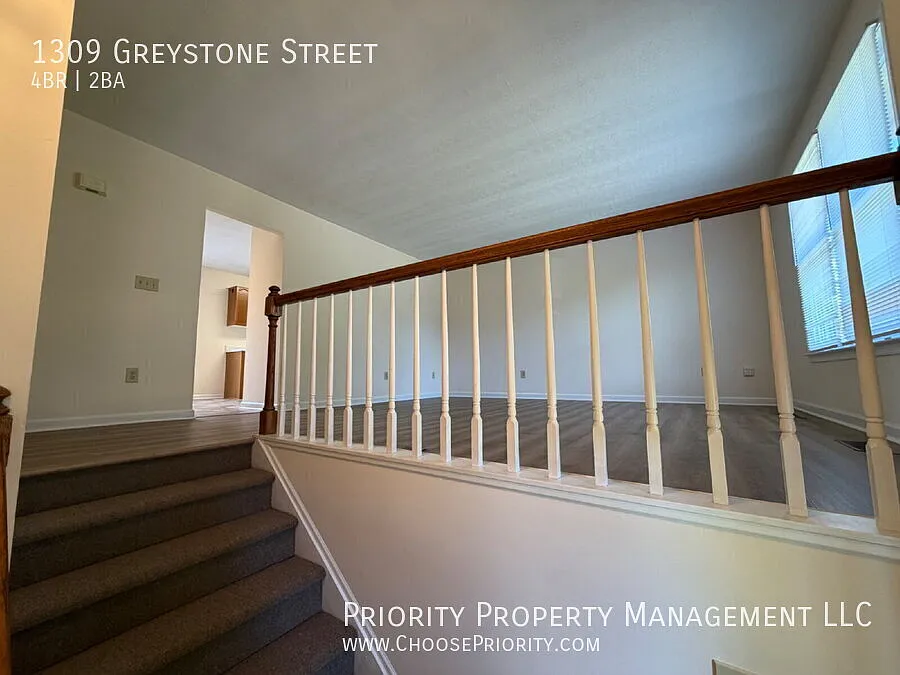 Roomy 4-Bedroom, 2-Bath Home in Harrisonburg — Photo 3