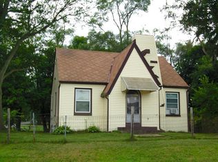 1592 Pipestone Rd, Benton Harbor, MI 49022