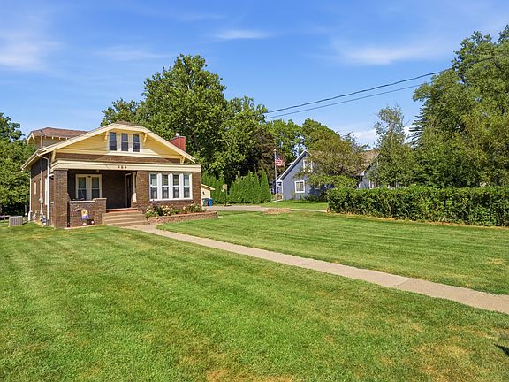 3rd image of 989 Newell Ave