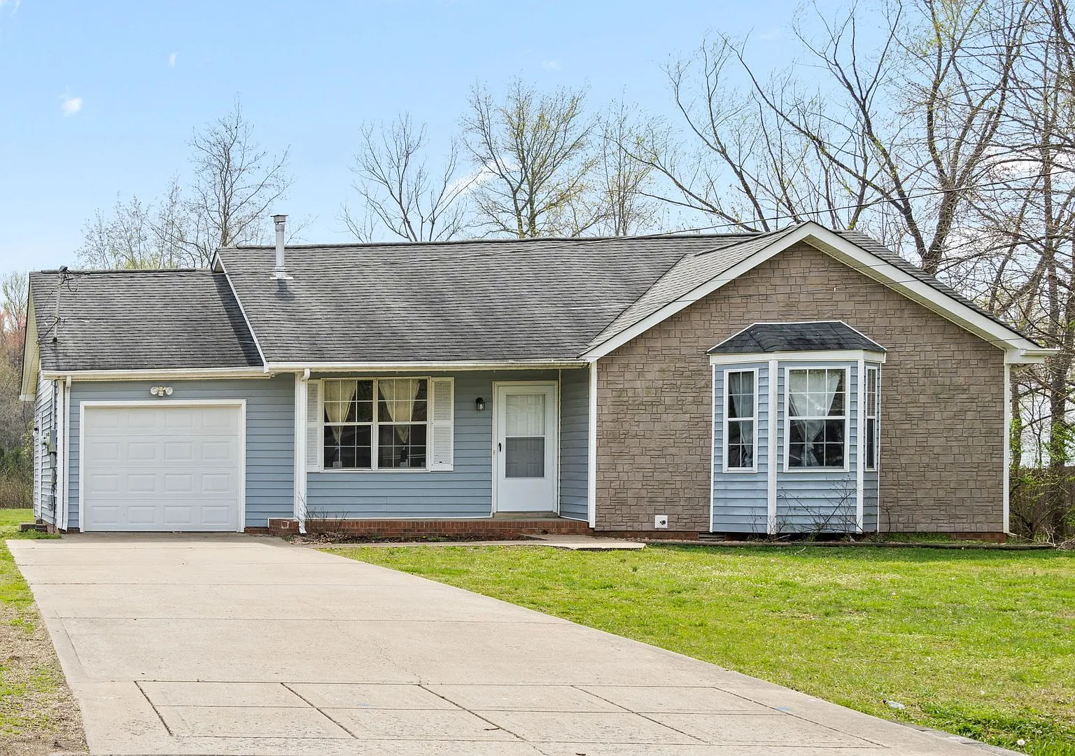 405 Woodale Dr * — Photo 3
