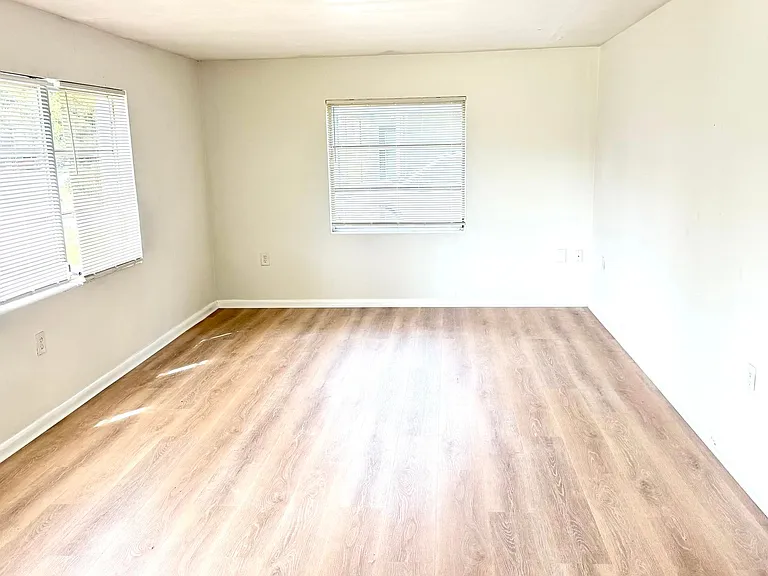 31 S Barbour St — Photo 10