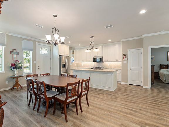 4th image of 122 Redondo Dr