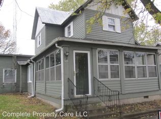 303 E Henry St, Farmland, IN 47340