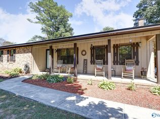 228 Springdale Rd SW, Hartselle, AL 35640