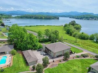 1725 E Watercrest Way, Young Harris, GA 30582