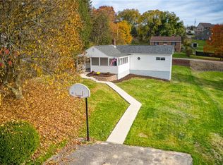 11 Ehle Ave, Coraopolis, PA 15108
