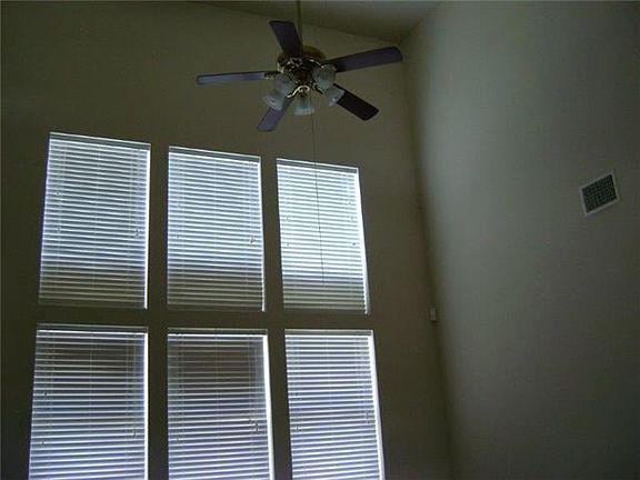 4th image of 1508 Sunflower Ln