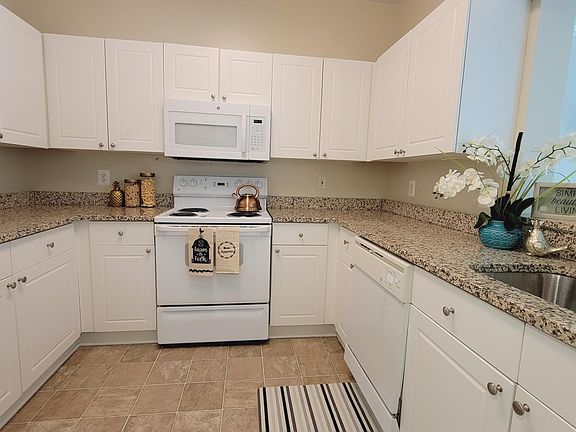 3rd image of 4550 Strutfield Ln APT 2118