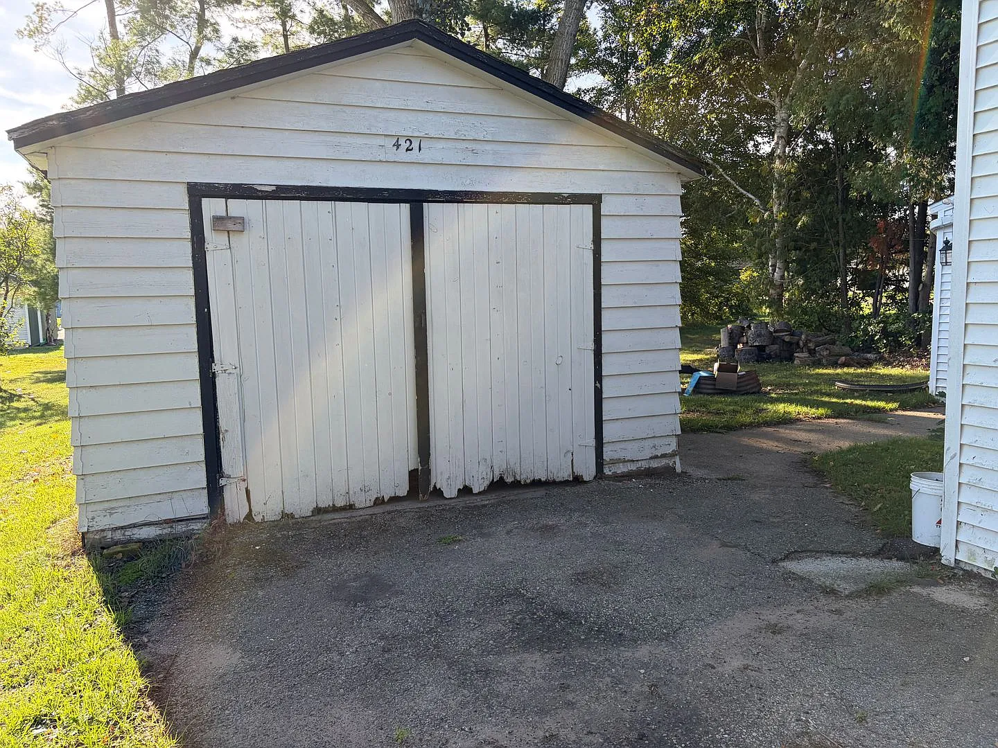 cozy 2 bedroom house with garage — Photo 3