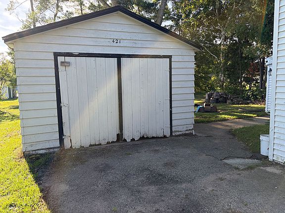 3rd image of 421 Smith Ave