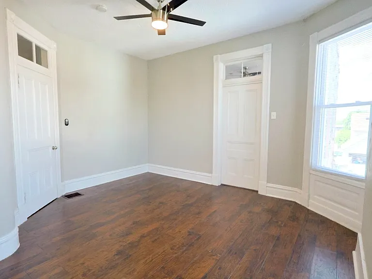 2821-2823 Henrietta Pl — Photo 11
