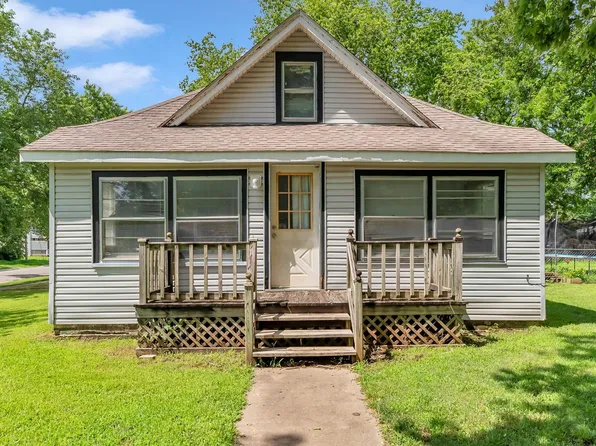 722 S College Ave, Mulvane, KS 67110