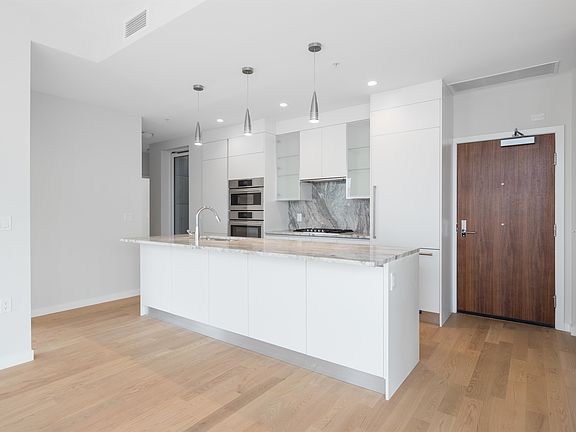 4th image of 1708 Ontario St #1803