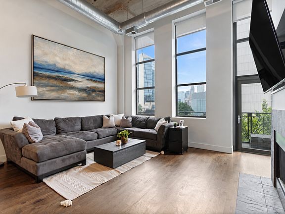 3rd image of 758 N Larrabee St APT 319
