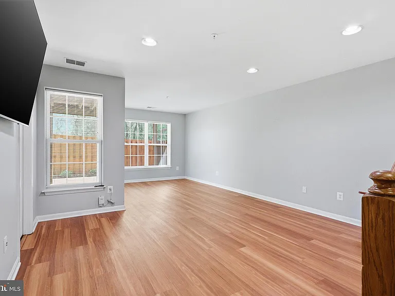 8110 Cerromar Way — Photo 18