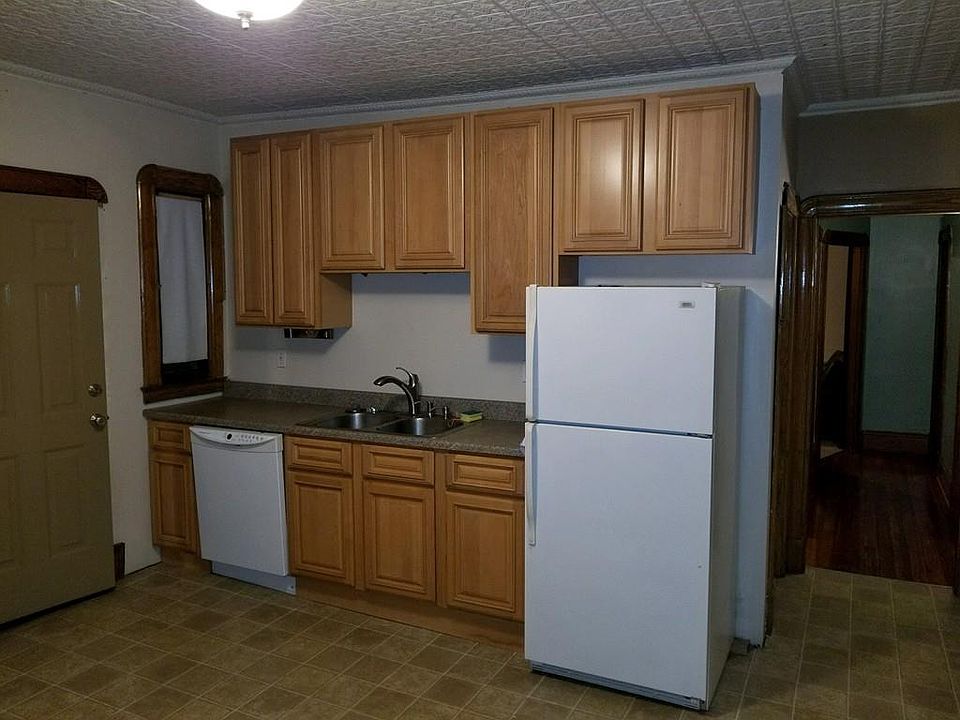 2nd image of 819 Chestnut St #2