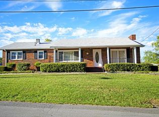 210 Maple St, Mount Carmel, TN 37645