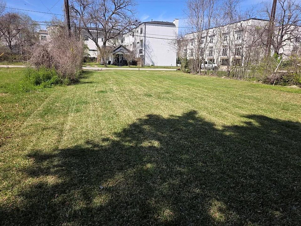 2nd image of 3403 Bastrop St