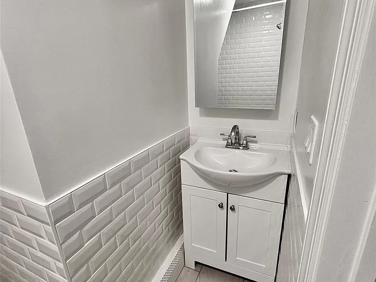 28 Davis St #1 — Photo 6